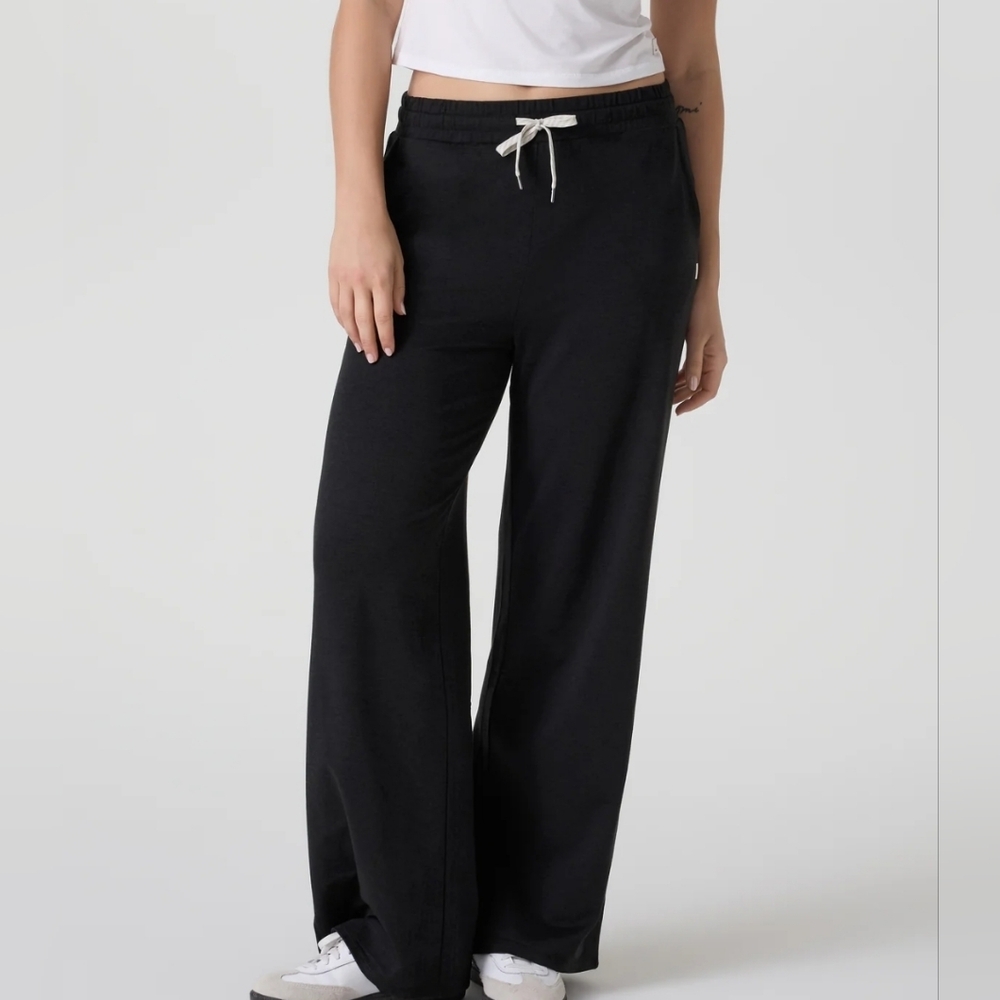 Vuori black HALO Wide Leg Pants